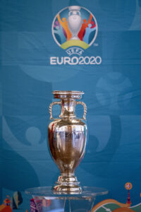 Kampen om EM trofæet er allerede i gang. Få overblik over kvalifikationen her.