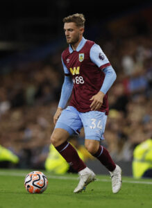 Jacob Bruun Larsen og Burnley møder tirsdag aften Salford City i Carabao Cup'en