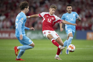 Jesper Lindstrøm starter for første gang inde for Napoli lørdag mod Lecce.