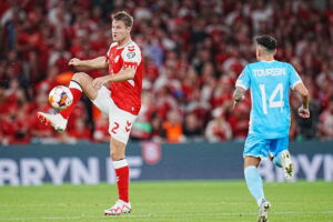 Joachim Andersen regner med, at han har styr på Rasmus Højlund.