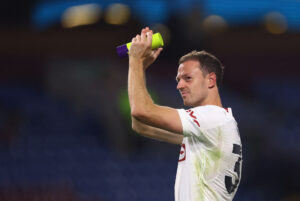 Jonny Evans var tilbage i midterforsvaret for Manchester United