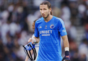 Kamil Grabara er blevet solgt til tyske Wolfsburg.