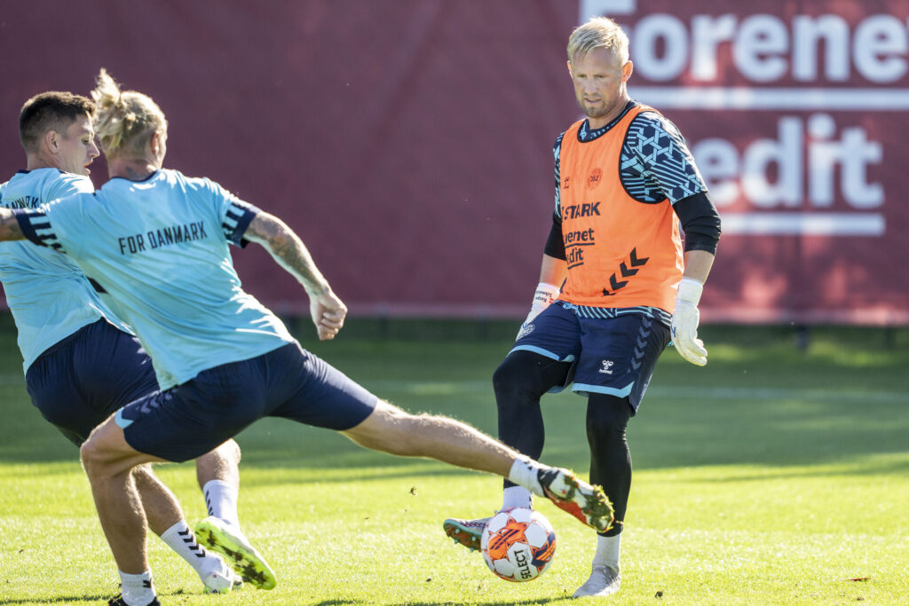 Kasper Schmeichel hader at træne mod Kasper Dolberg, fordi han er så god.