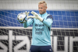 Kasper Schmeichels transfer til Anderlecht får kritik for at skabe kaos fremfor ro