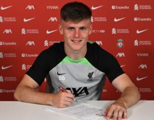 Liverpool forlænger med Ben Doak.