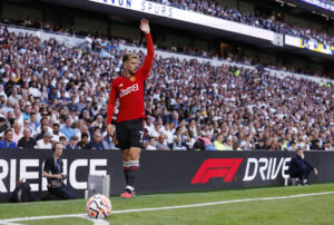 Mason Mount spiller for Manchester United men forsvares nu af Chelsea-legenden John Terry.