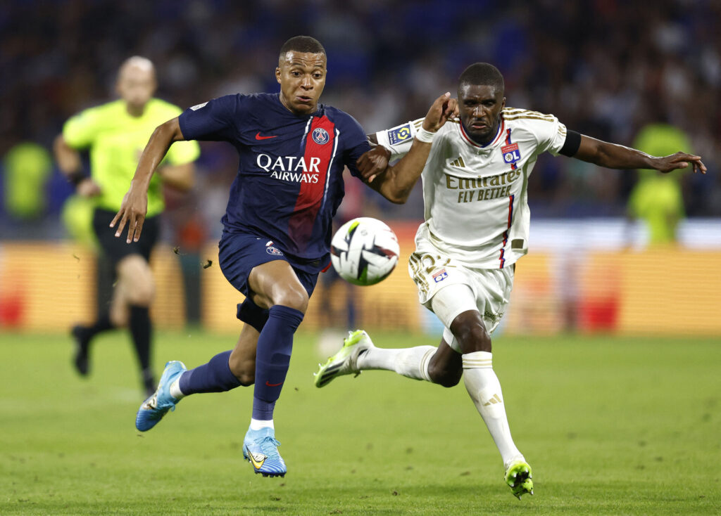 Kylian Mbappé styrede løjerne i Ligue 1-kampen mellem PSG og Lyon, hvor Ernest Nuamah debutterede.