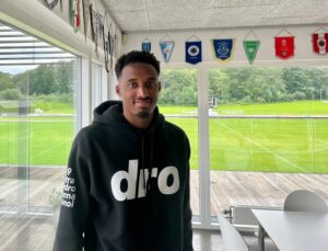 Nathan Trotts lejeaftale med Vejle Boldklub løber indtil sommeren 2023.