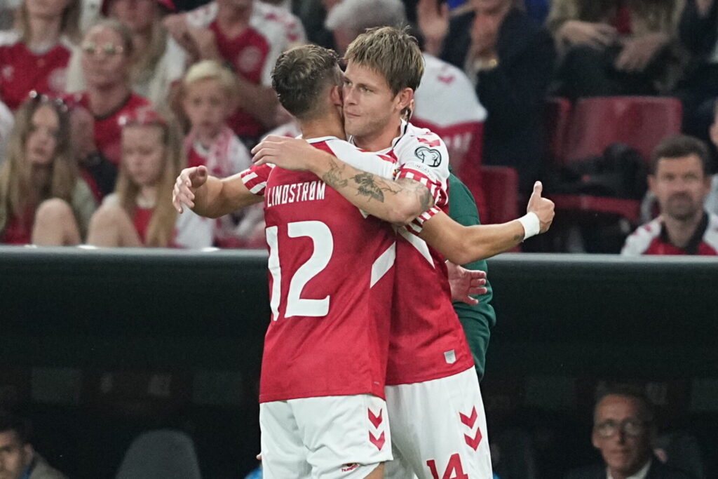Nicolai Vallys og Morten Hjulmand fik debut, da San Marino blev besejret med 3-0.