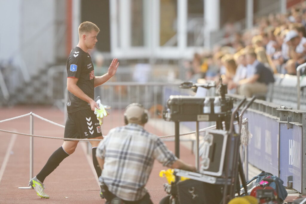 AGF-målmanden fik rødt kort mod Brøndby, men troede kun det ville give gult.