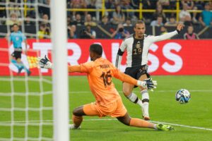 Leroy Sane var tæt på t blive både helt og skurk mod Frankrig.