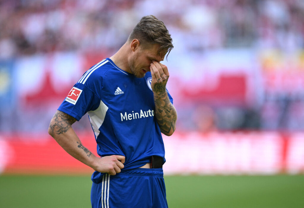 Schalke 04 er nedrykker i 2. Bundesligaen, og nu har klubben fyret træneren.