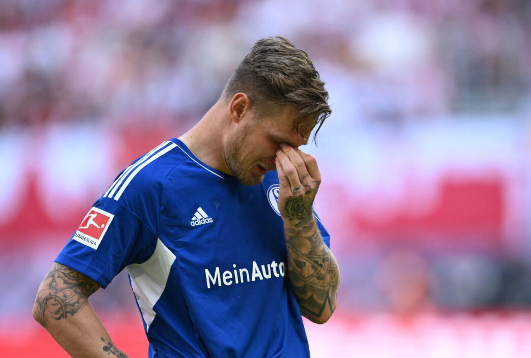 Schalke 04 er nedrykker i 2. Bundesligaen, og nu har klubben fyret træneren.