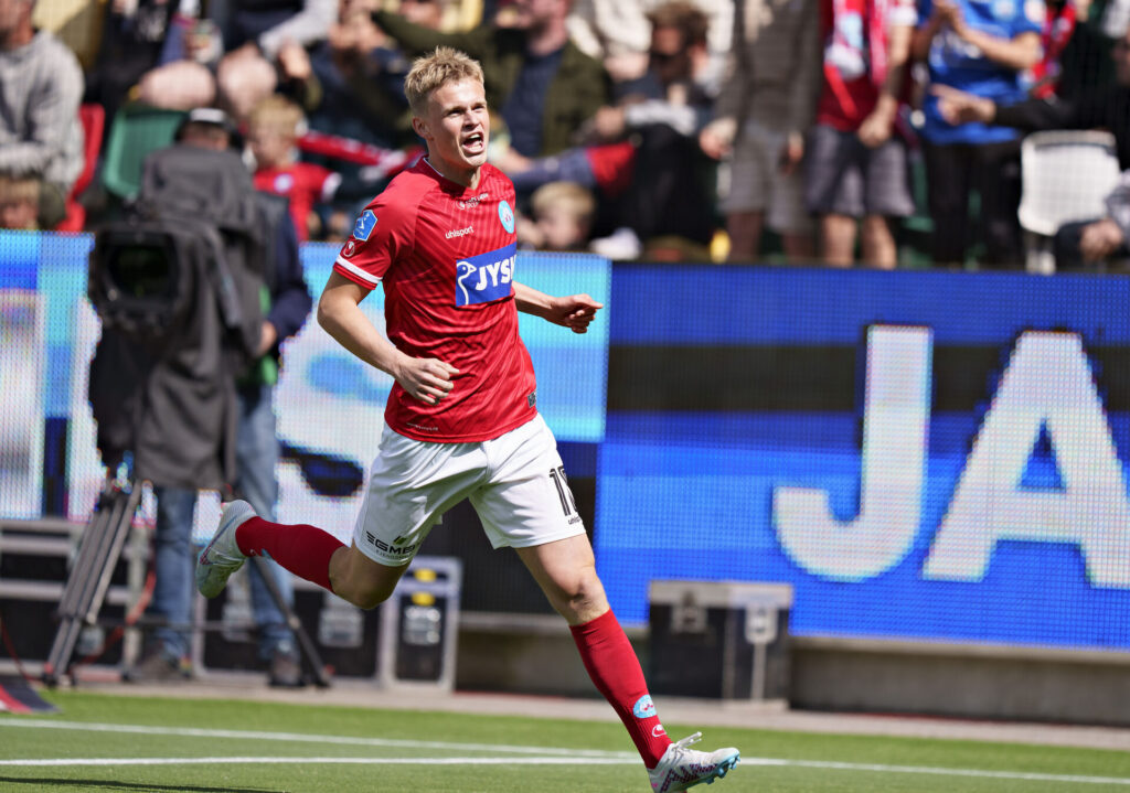 Søren Tengstedt scorede to mål mod Thisted.