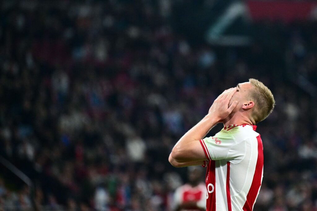 Ajax har sammenlagt tabt 0-4 til Feyenoord i skandalekampen