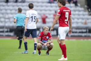 Toni Adamsen har brækket sin hånd.