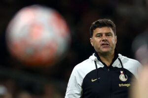 Pochettiono-sætter-ord-på-Broja