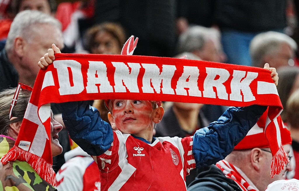 Danmarks spillere kommer fra de bedste ligaer, det gør Kasakhstans ikke.