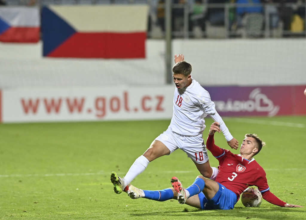 Filip Bundgaard fik lidt over 23 minutter mod Tjekkiet i U21-landsholdsdebuten tirsdag.
