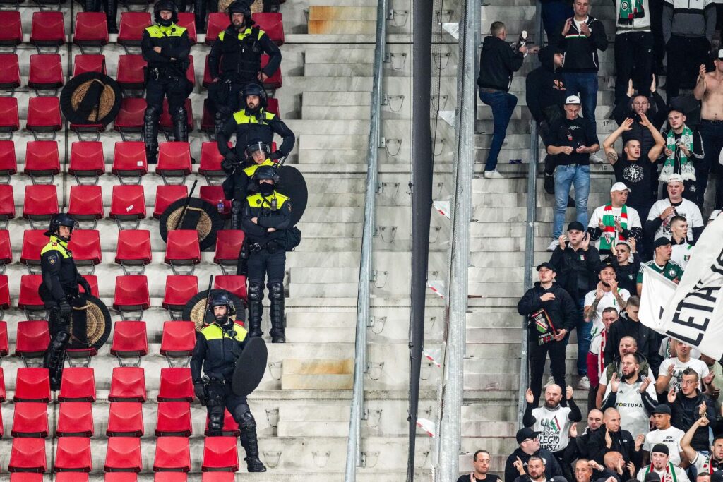 Der var stor tumult og anholdelser efter kampen mellem AZ Alkmaar og Legia Warszawa