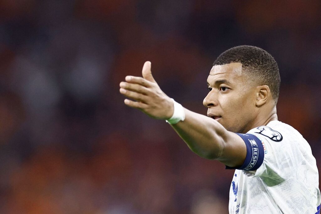 Ifølge et tysk medie kan Kylian Mbappé blive nødt til at fyre sin egen mor.