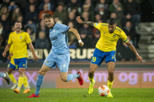 Ohi Omoijuanfo håber, at Brøndby IF kommer tilbage på førstepladsen i Superligaen.