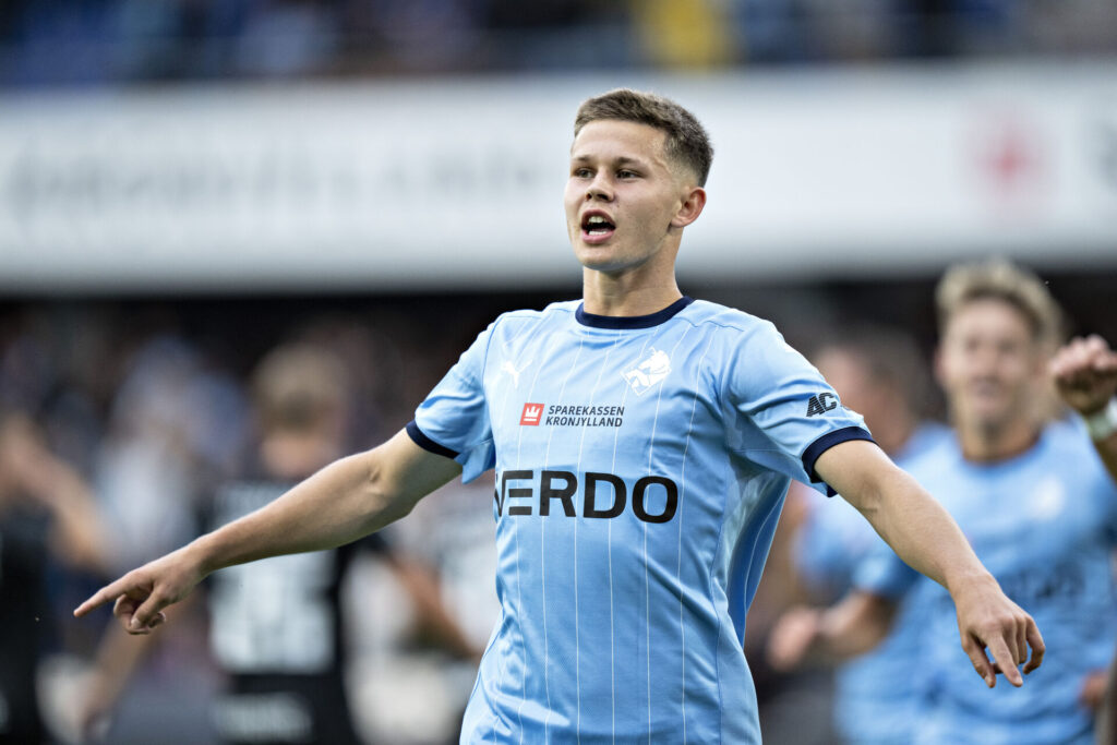 Randers FC's Filip Bundgaard drømmer om at spille i Premier League, men ved, han skal blive bedre endnu.