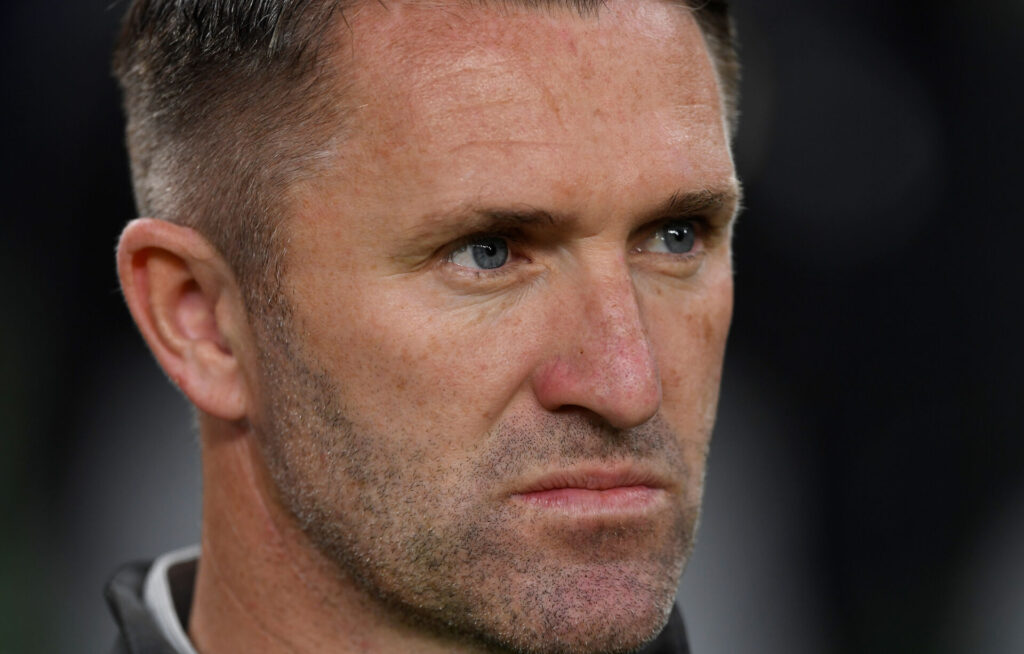 Robbie Keane og hans assistent er flygtet fra Israel