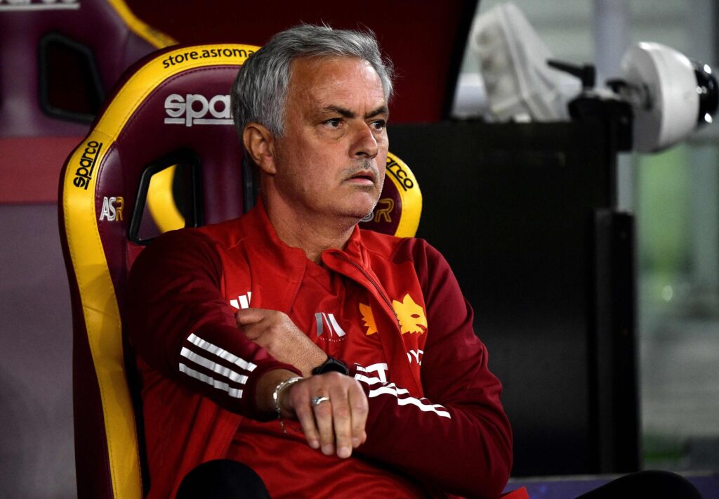 Jose Mourinho risikerer at blive fyret i AS Roma.