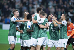 Kenneth Emil Petersen forstår AGF's frustrationer, da Viborg scorede til 1-0.