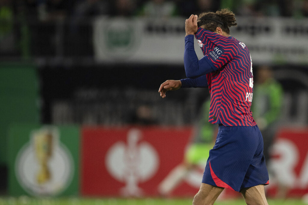 Yussuf Poulsen fik rødt kort mod Wolfsburg