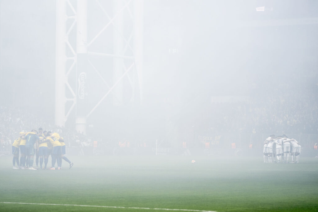 F.C. København og Brøndby IF er begge blevet straffet med store bøder efter det seneste derby i Superligaen.