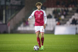 Nicolas-Madsen-scorer-for-tredje-kamp-i-streg