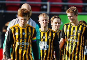 Aarhus Fremad spillere går på banen