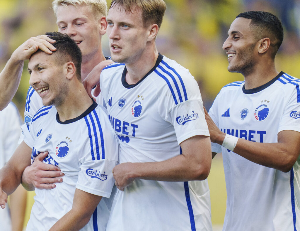 FCK-spillerne jubler efter en scoring af Roony mod Brøndby