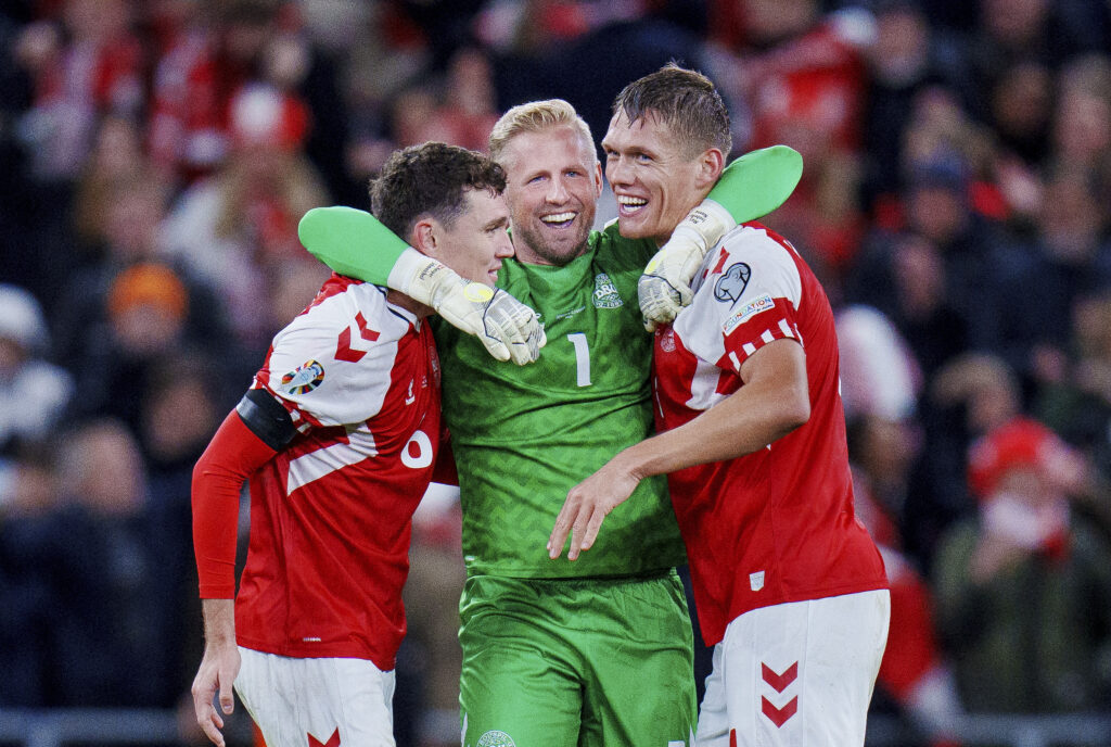 Kasper Schmeichel storroser Yussuf Poulsen