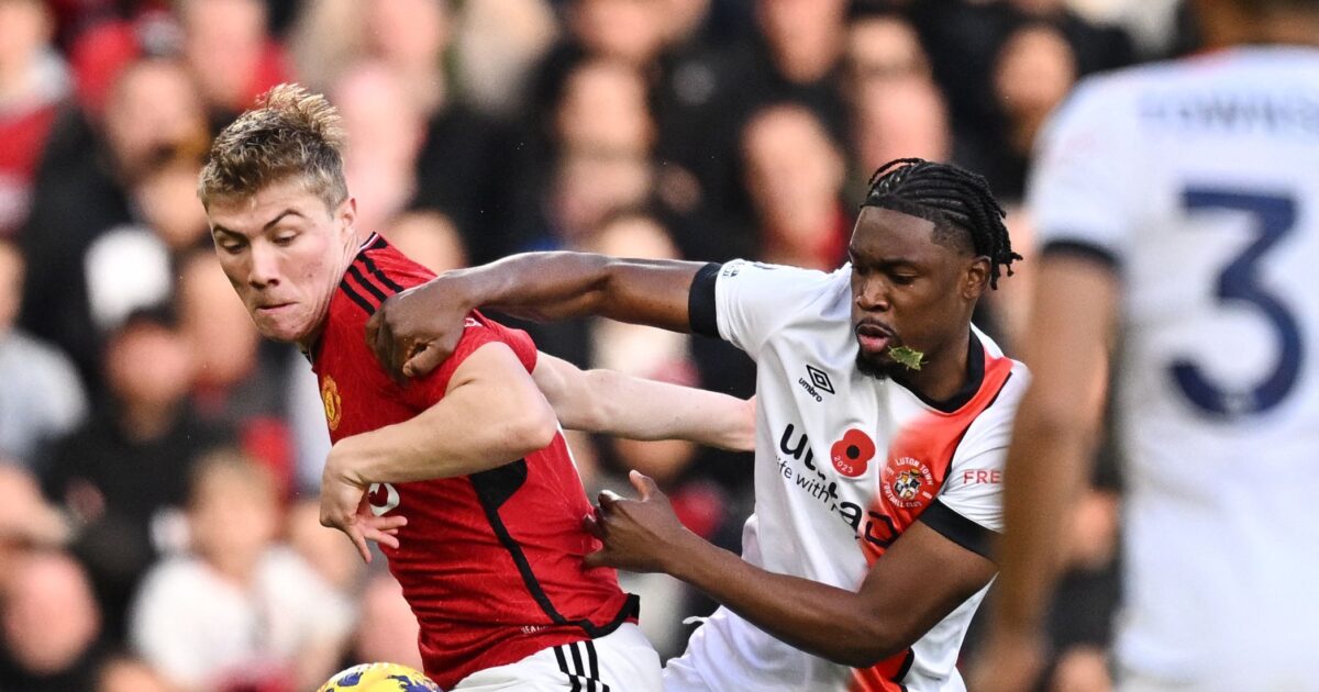 Mål og Highlights: Begge United-danskere humpede skadet fra banen i kneben sejr over oprykker Foto: Oli Scarff/AFP/Ritzau Scanpix