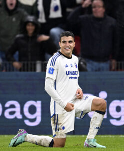 Mohamed Elyounoussi siger, at Manchester United skal føle, at de er i undertal i Parken.