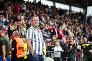 Peter Lassen med stikpille til Peter Sørensen