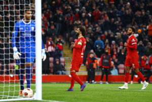 Mohamed Salah fejrer sin straffesparksscoring mod LASK i Europa League.