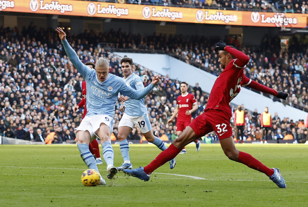 Se mål og highlights fra Premier League-kampen mellem Manchester City og Liverpool.