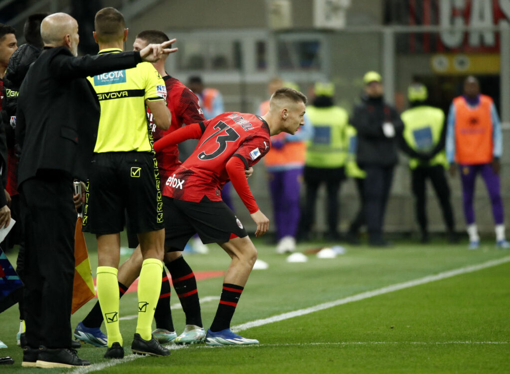 Francesco Camarda blev lørdag aften den yngste debutant nogensinde i Serie A, da han blev skiftet ind for AC Milan.