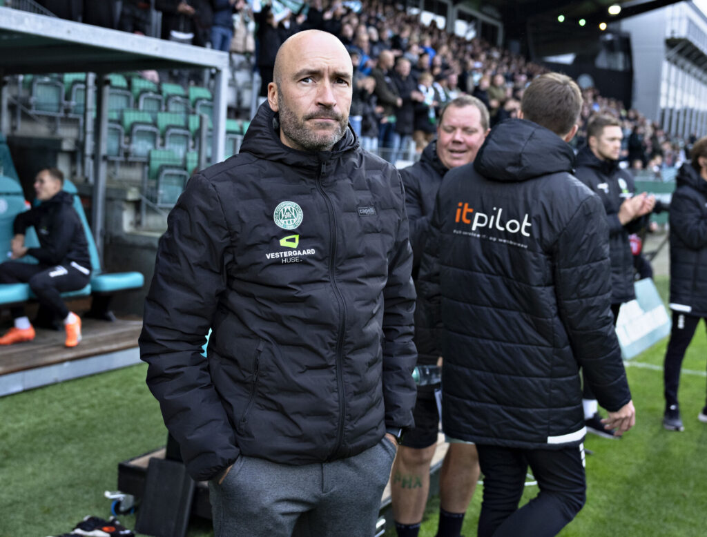 Jacob Friis har efter en succesfuld periode som cheftræner i Viborg FF nu valgt at fortsætte karrieren i FC Augsburg.