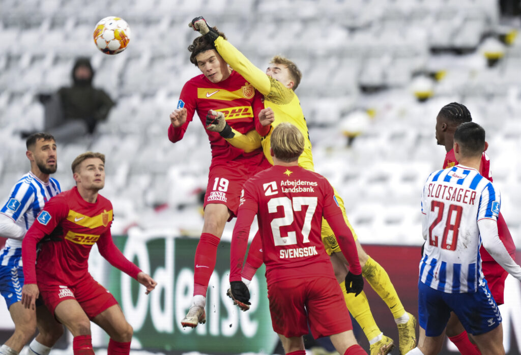 OB får bøde for sneboldkast mod FCN-keeper