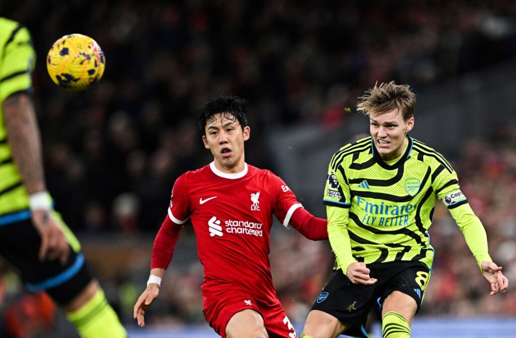 Martin Ødegaard havde hånd på bolden i kampen mod Liverpool, men dommeren valgte ikke at dømme straffespark i situationen. Nu forklarer PGMOL hvorfor.