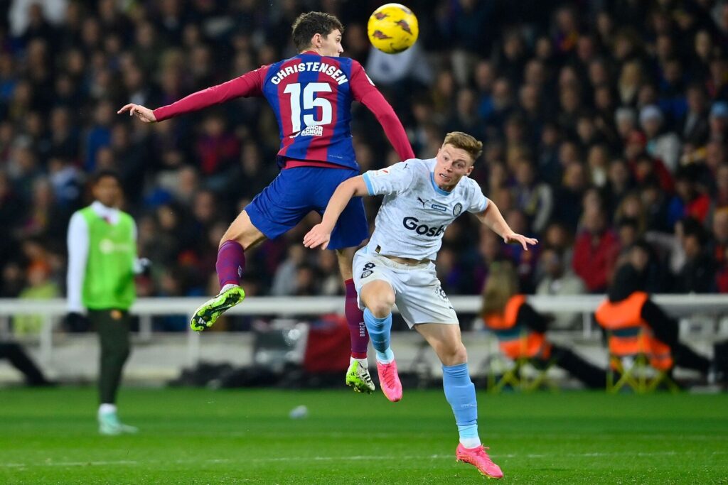 Andreas Christensen i duel i FC Barcelonas nederlag til Girona i LaLiga.