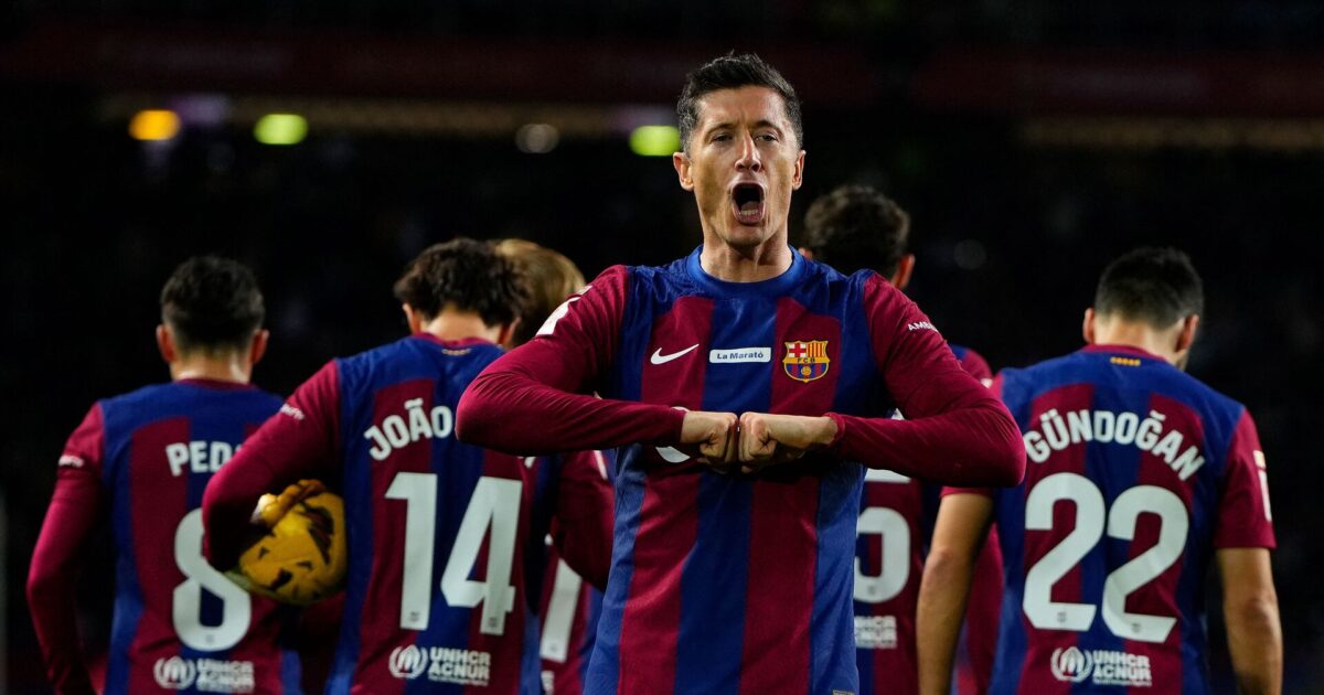 Markante ændringer i Barcas Champions League-trup Barcelona's Polish forward #09 Robert Lewandowski celebrates after scoring his team's first goal during the Spanish league football match between FC Barcelona and Girona FC at the Estadi Olimpic Lluis Companys in Barcelona on December 10, 2023. (Photo by Pau BARRENA / AFP)