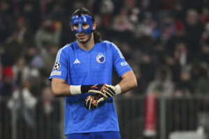 Kamil Grabara kan ikke love, at han er med, når F.C. København skal spille Champions League i det nye år.