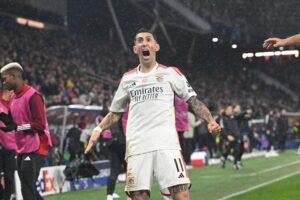 Angel Di Maria scorede på direkte hjørnespark for Benfica mod Red Bull Salzburg i Champions League.