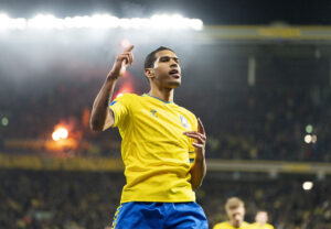 Ohi Omoijuanfo fejrer sit mål mod Hvidovre